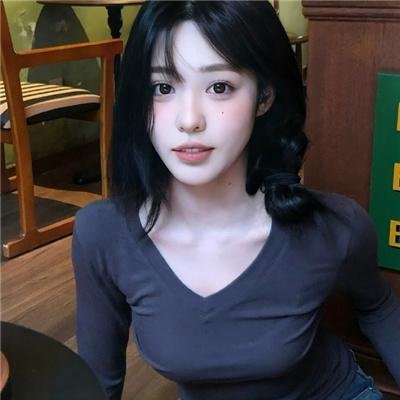 男爵的同桌小女生